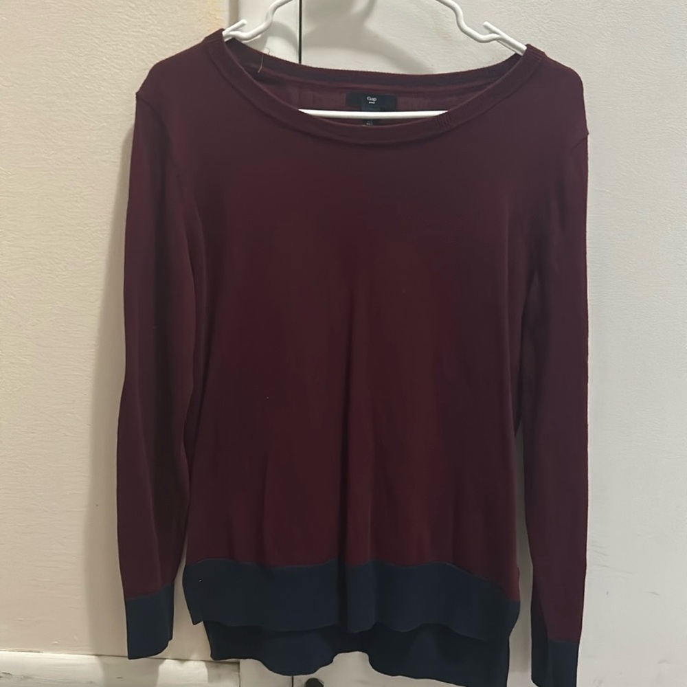 Women’s small maroon long sleeve sweater
